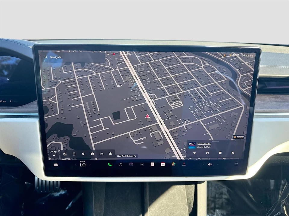 2022 Tesla Model S Plaid - Image 12 of 21