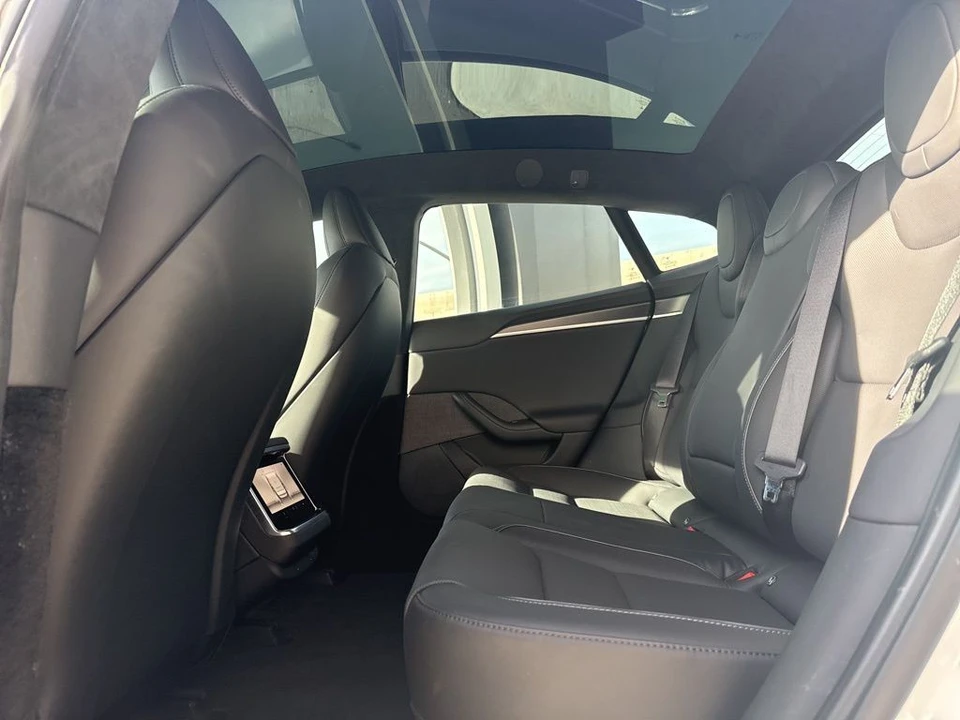 2022 Tesla Model S Plaid - Image 16 of 21