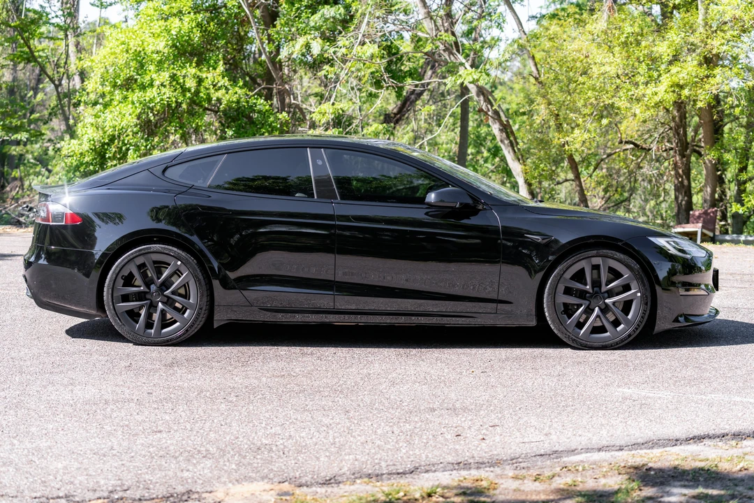 2022 Tesla Model S Plaid - Image 11 of 31