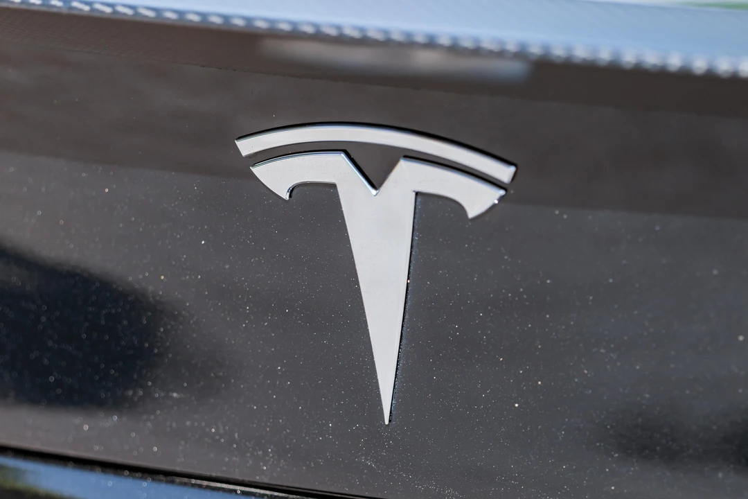 2022 Tesla Model S Plaid - Image 25 of 31