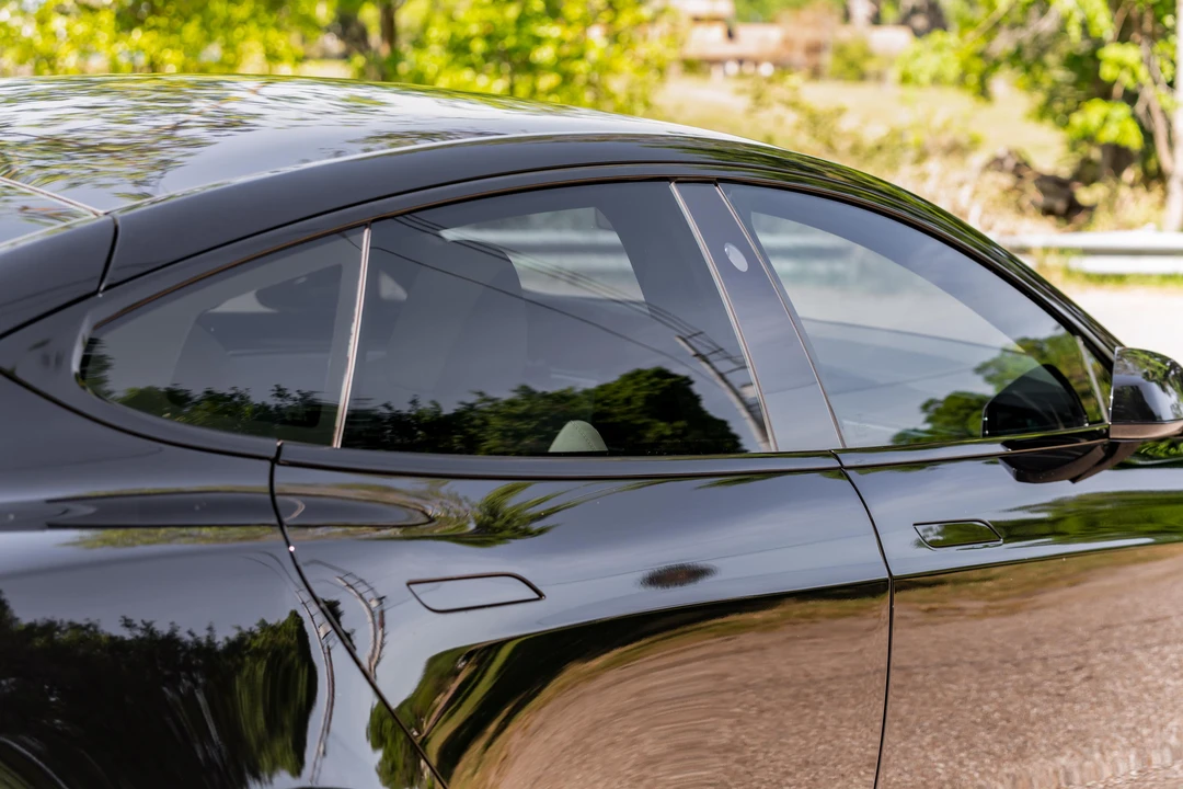 2022 Tesla Model S Plaid - Image 30 of 31
