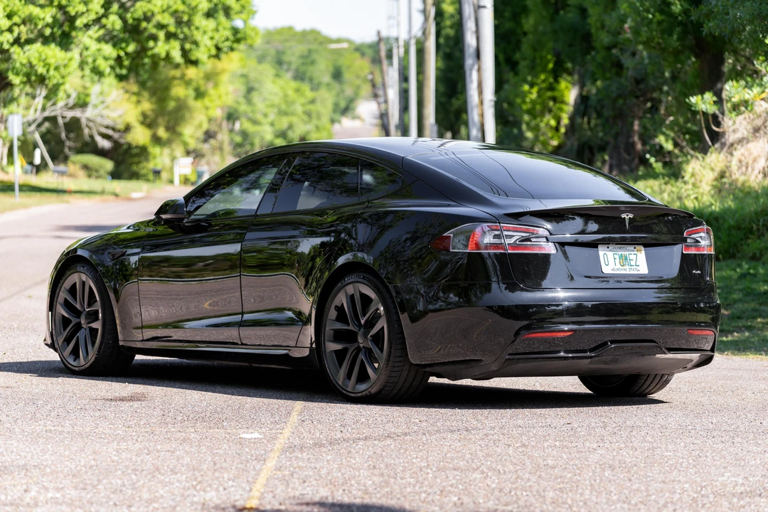 2022 Tesla Model S Plaid - Image 8 of 31