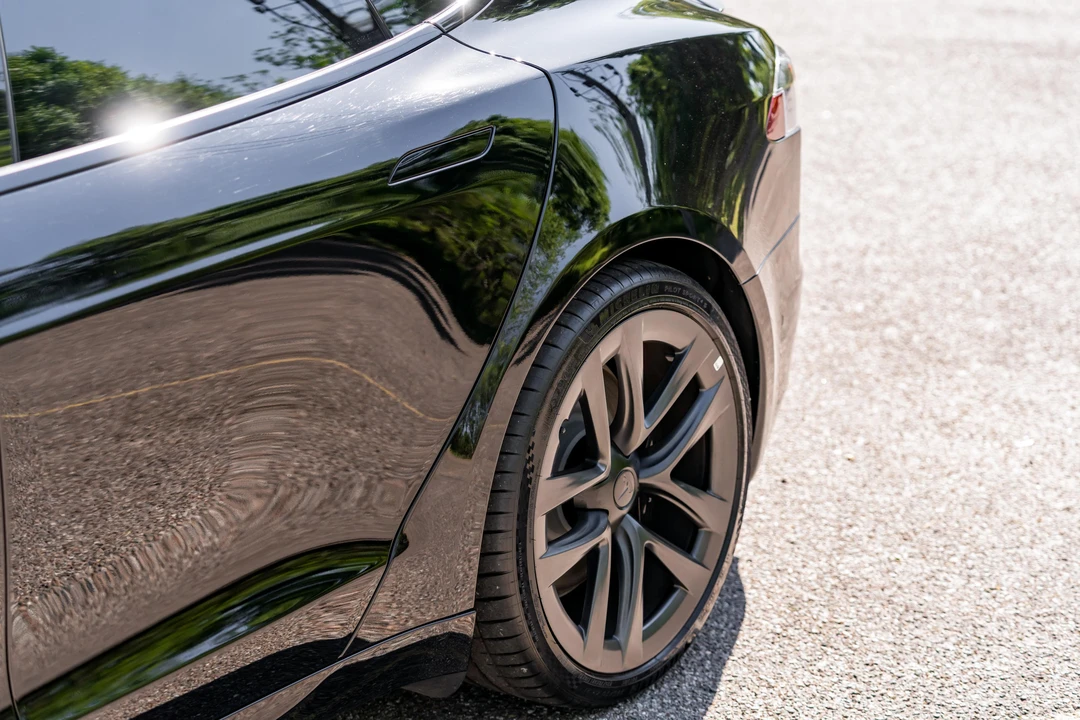 2022 Tesla Model S Plaid - Image 20 of 31