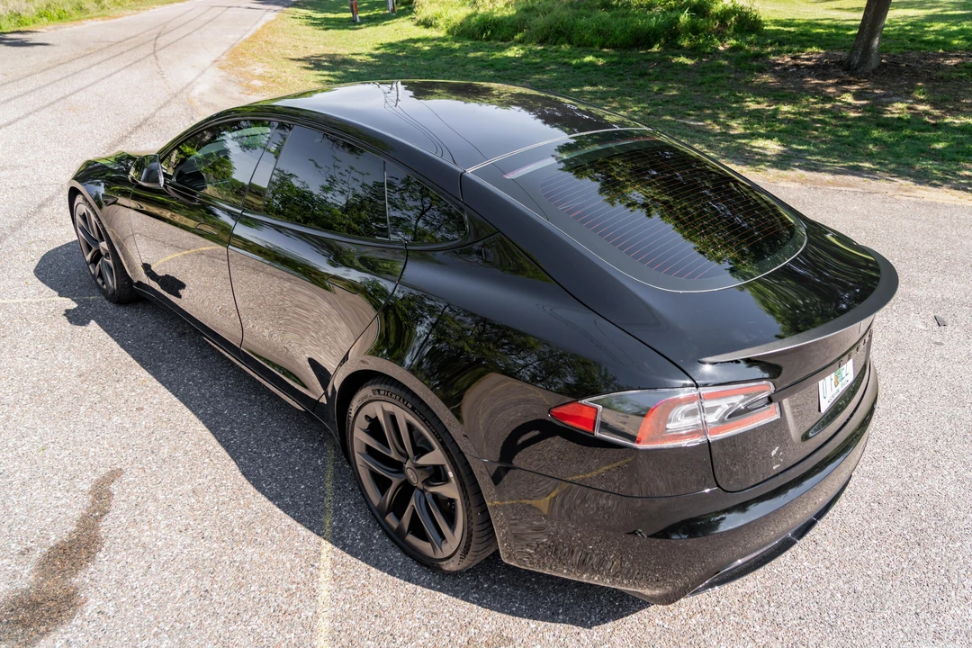 2022 Tesla Model S Plaid - Image 9 of 31