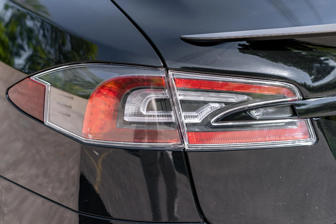 2022 Tesla Model S Plaid - Image 24 of 31