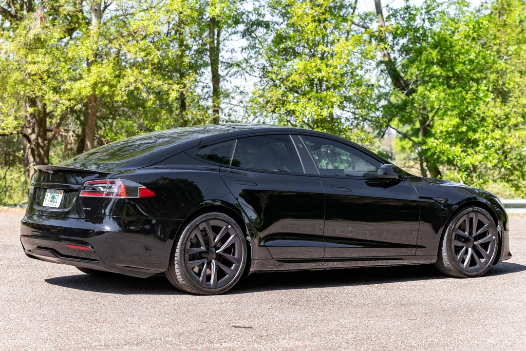 2022 Tesla Model S Plaid - Image 10 of 31