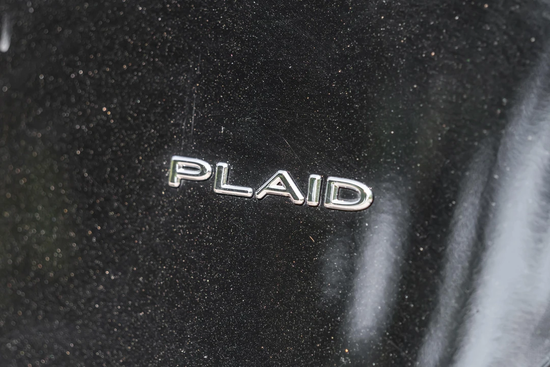 2022 Tesla Model S Plaid - Image 26 of 31