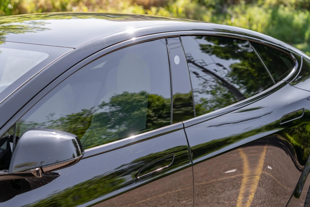 2022 Tesla Model S Plaid - Image 19 of 31