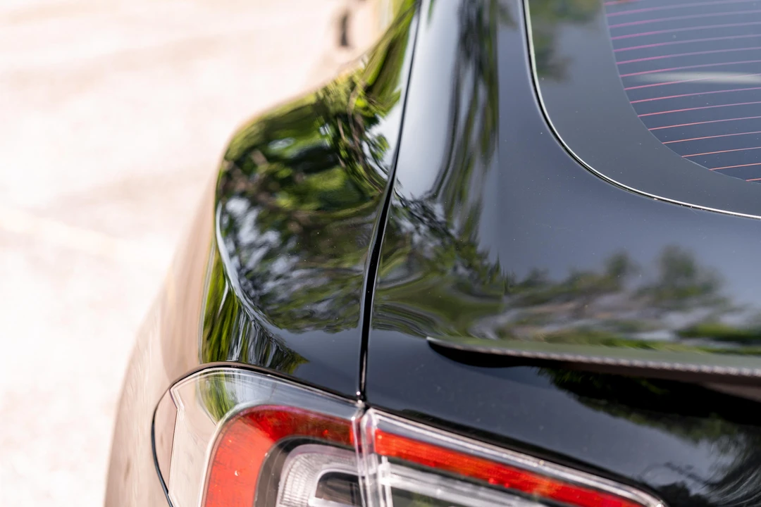 2022 Tesla Model S Plaid - Image 23 of 31