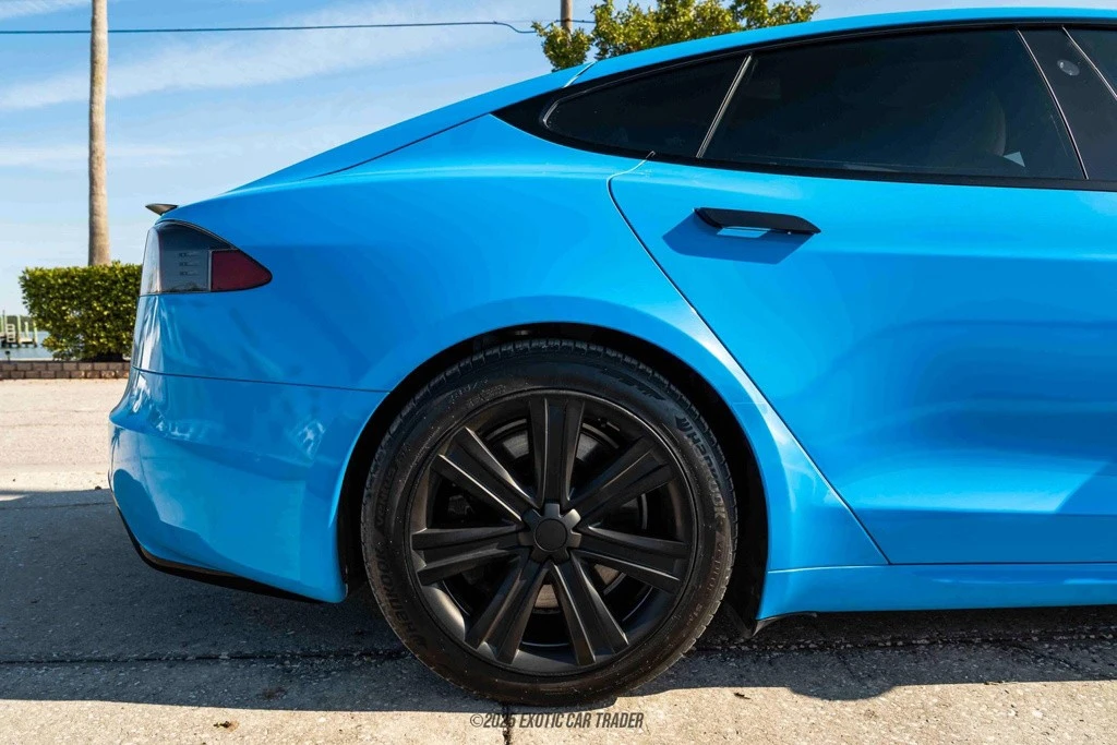 2022 Tesla Model S Plaid - Image 10 of 12