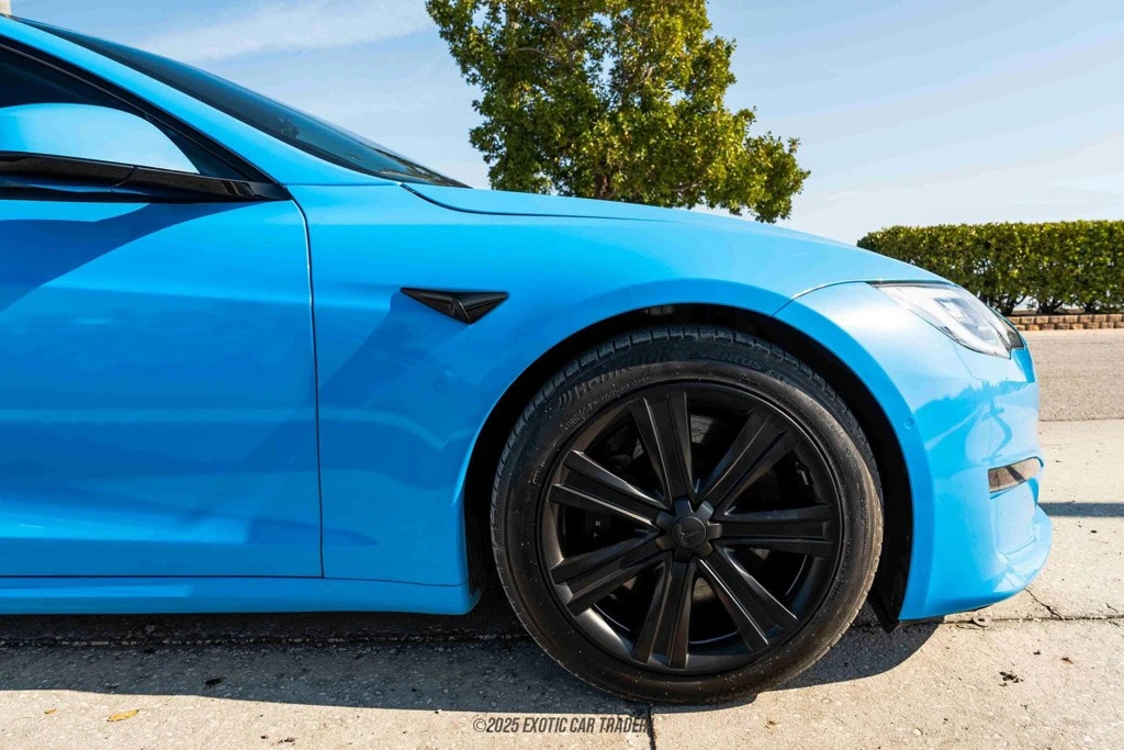 2022 Tesla Model S Plaid - Image 11 of 12