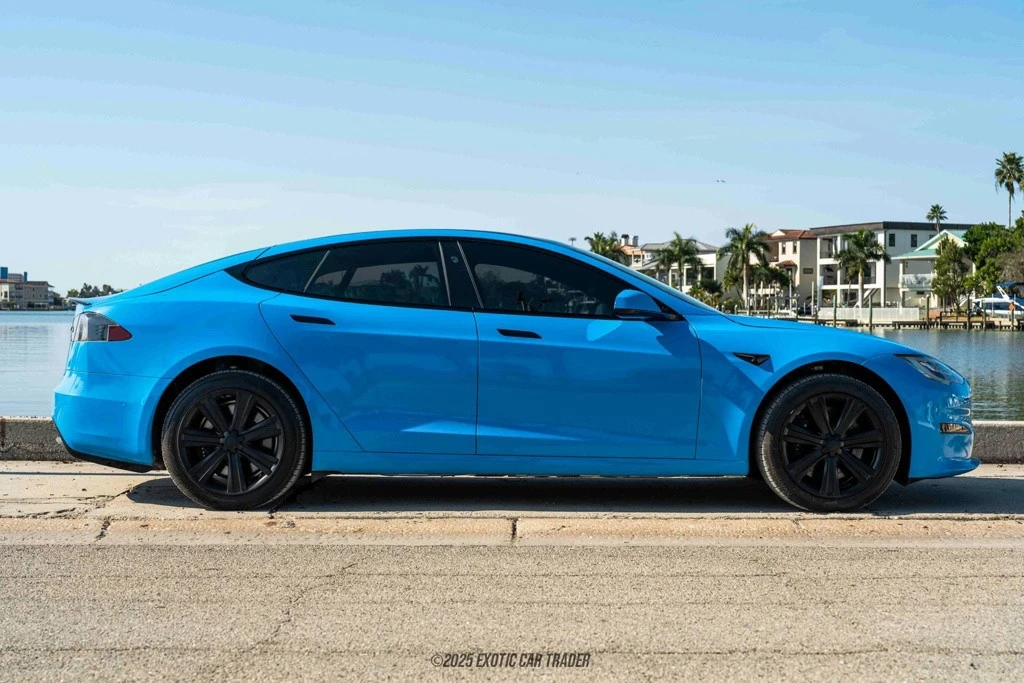2022 Tesla Model S Plaid - Image 9 of 12