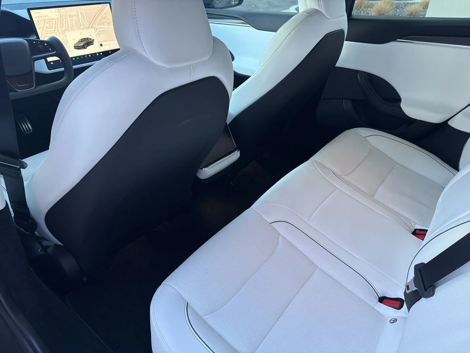 2022 Tesla Model S Plaid - Image 15 of 21