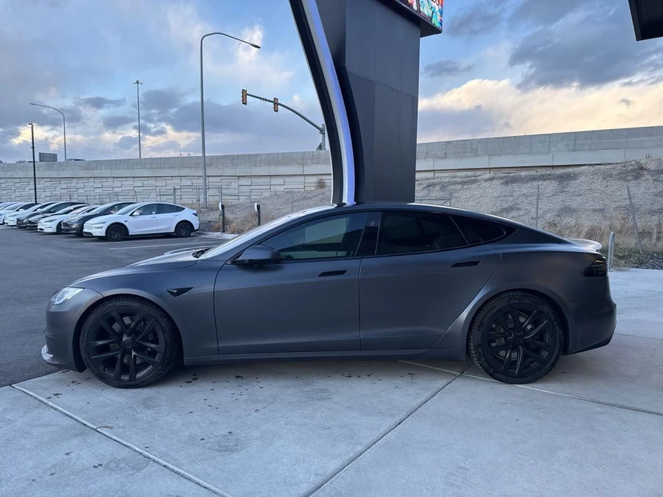 2022 Tesla Model S Plaid - Image 5 of 21