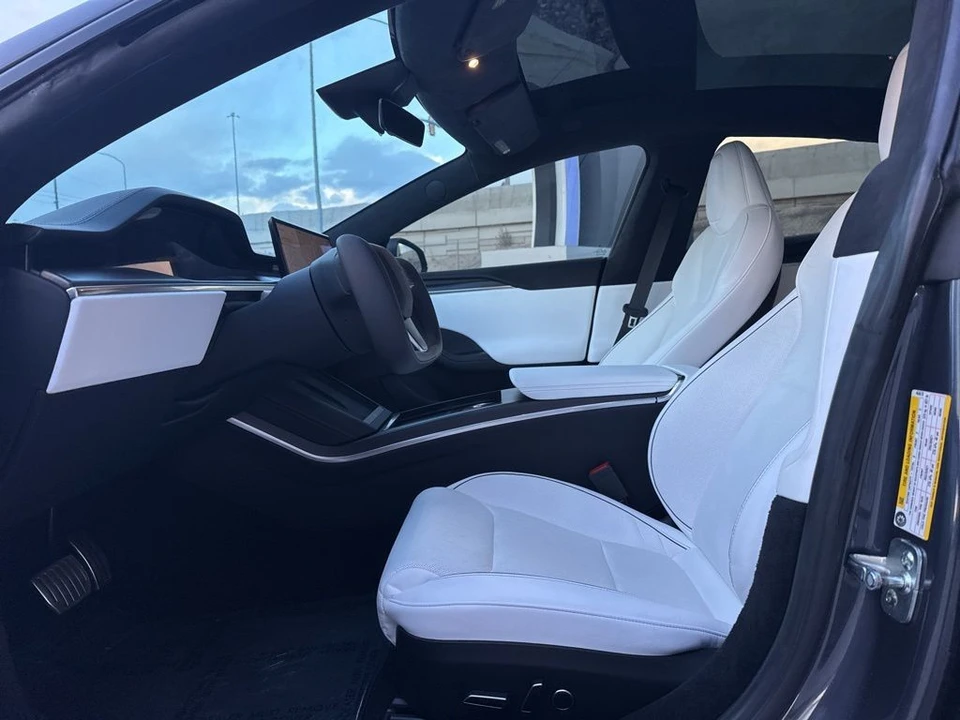2022 Tesla Model S Plaid - Image 13 of 21