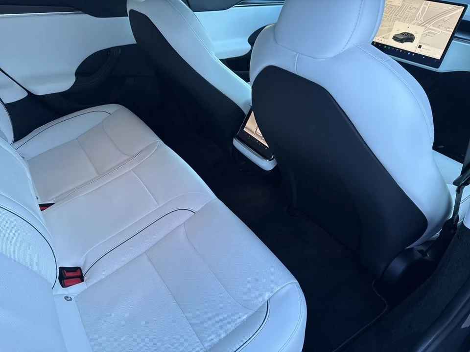 2022 Tesla Model S Plaid - Image 19 of 21