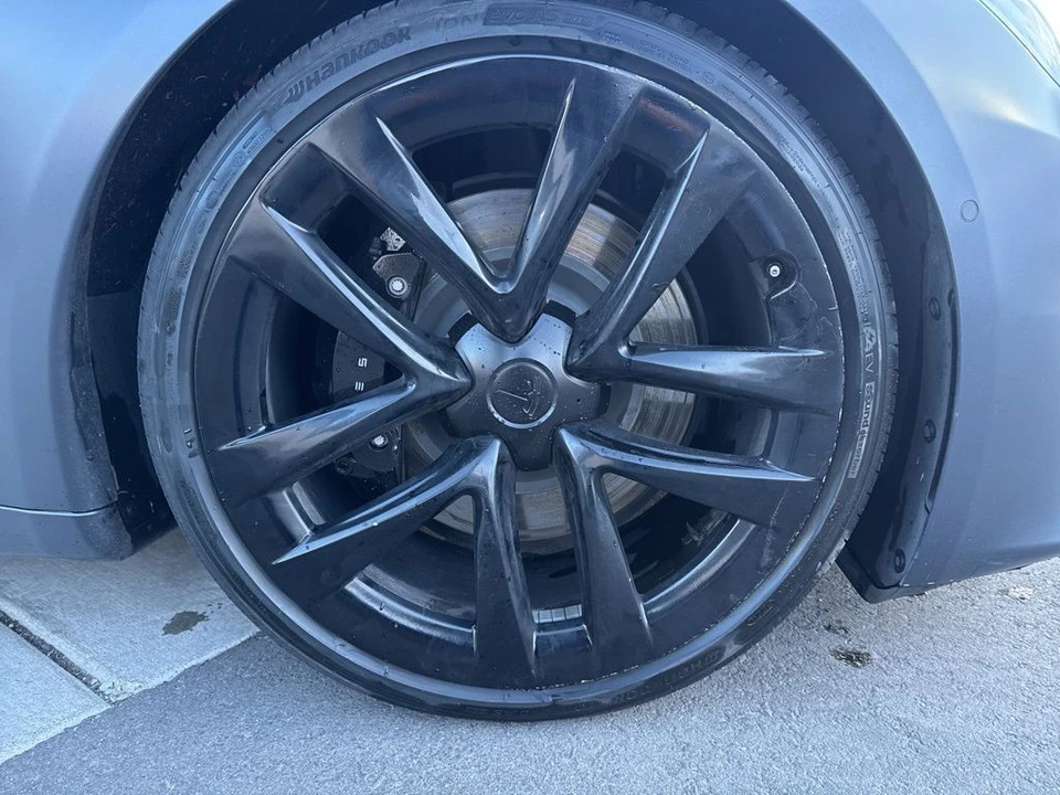 2022 Tesla Model S Plaid - Image 10 of 21
