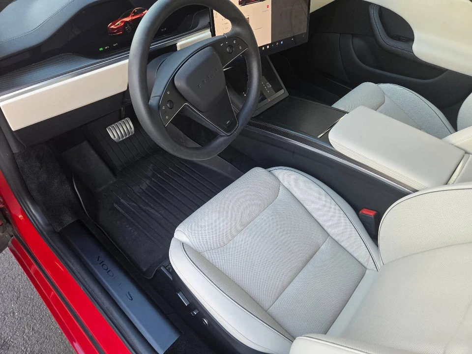 2022 Tesla Model S Plaid - Image 19 of 21