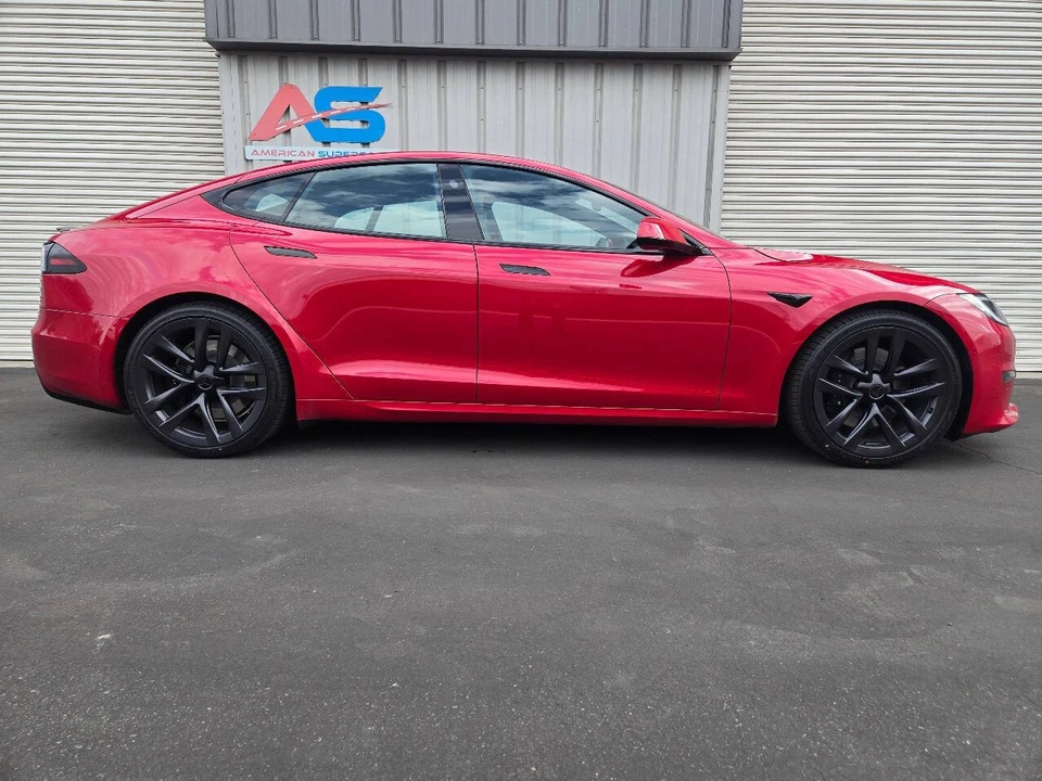 2022 Tesla Model S Plaid - Image 10 of 21