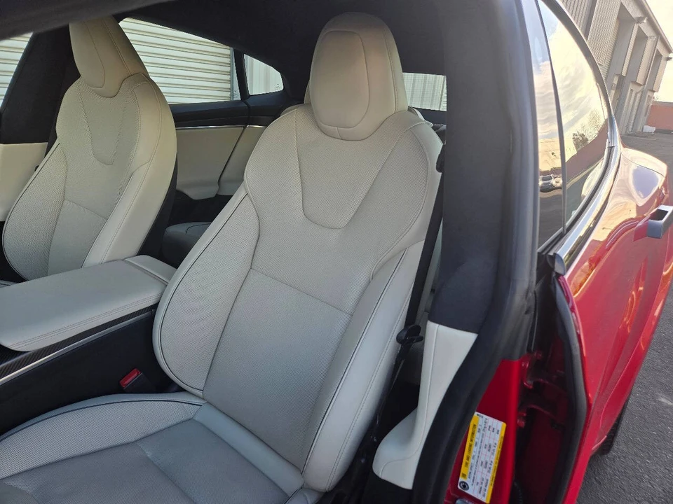 2022 Tesla Model S Plaid - Image 20 of 21