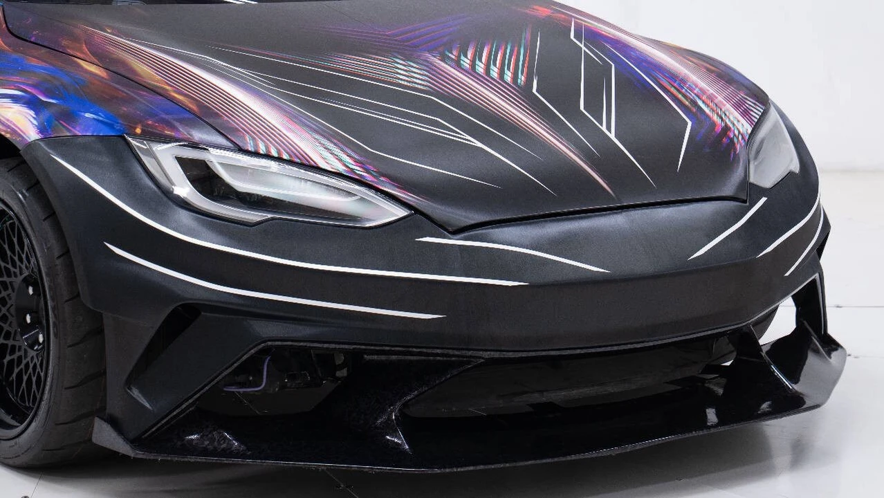 2022 Tesla Model S Plaid - Image 10 of 12