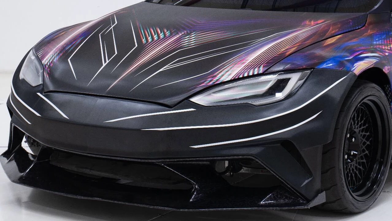 2022 Tesla Model S Plaid - Image 9 of 12