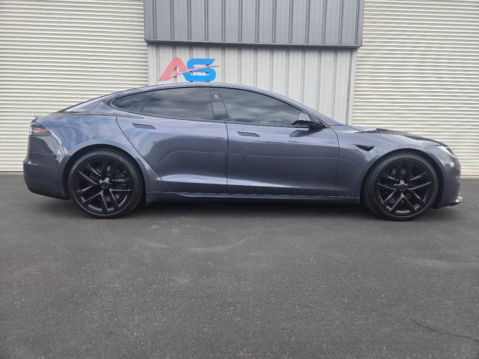 2022 Tesla Model S Plaid - Image 9 of 21