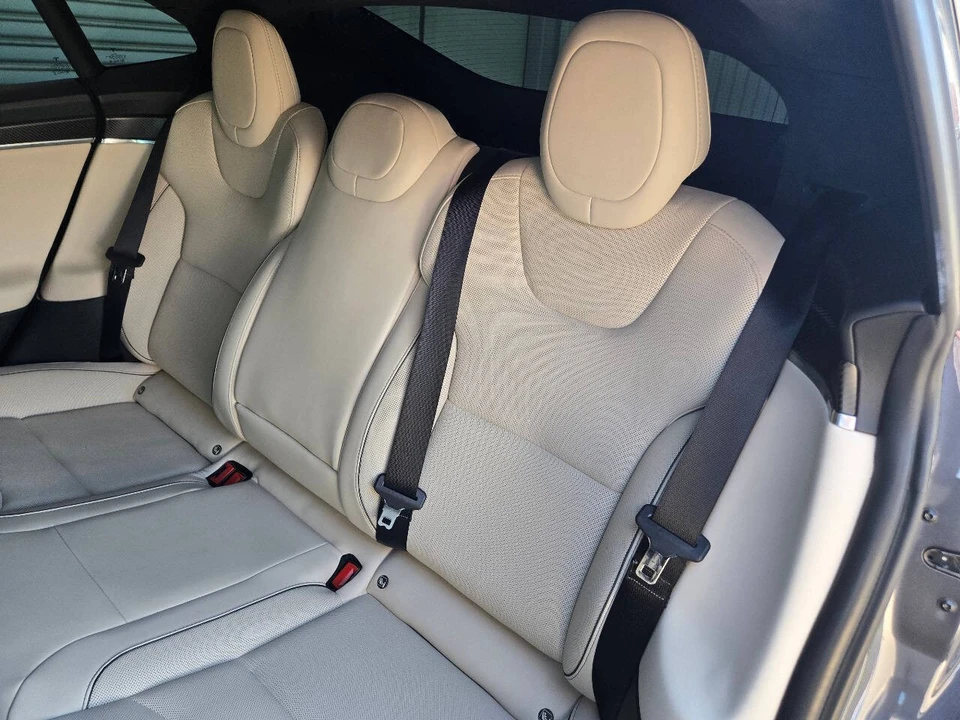 2022 Tesla Model S Plaid - Image 18 of 21