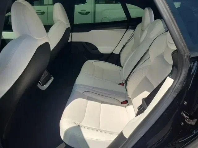 2022 Tesla Model S Plaid - Image 5 of 6