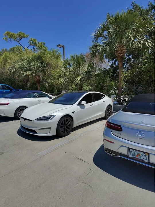2022 Tesla Model S Plaid - Image 3 of 8
