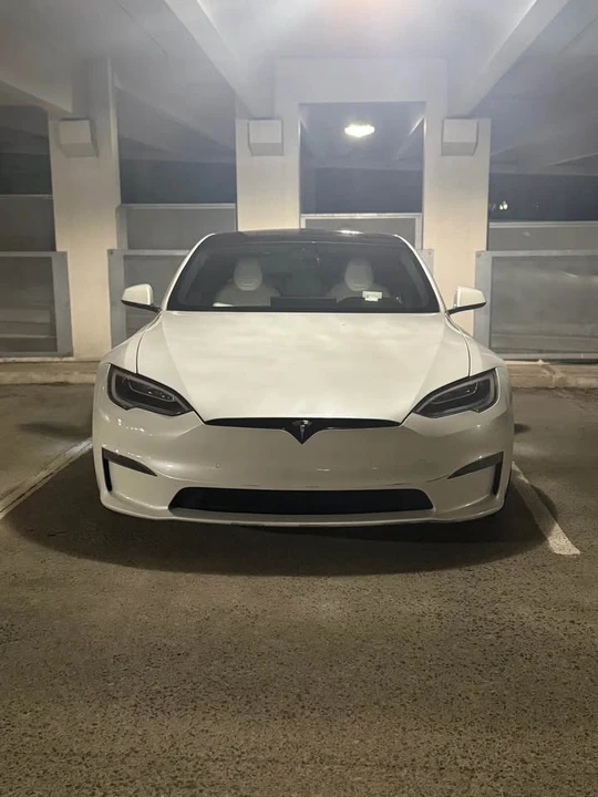 2022 Tesla Model S Plaid - Image 2 of 8