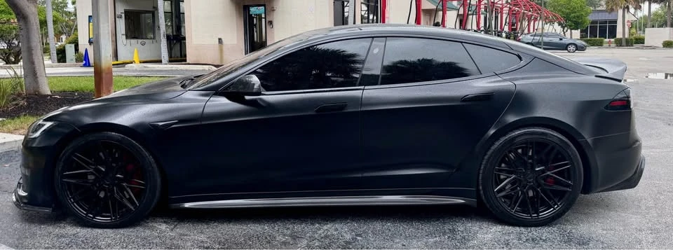 2022 Tesla Model S Plaid - Image 7 of 11