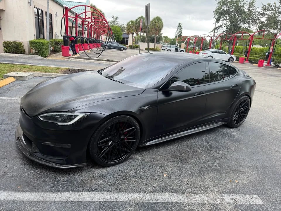 2022 Tesla Model S Plaid - Image 8 of 11
