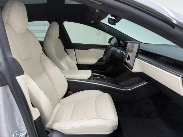 2022 Tesla Model S Plaid - Image 11 of 21