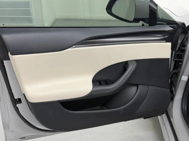 2022 Tesla Model S Plaid - Image 15 of 21