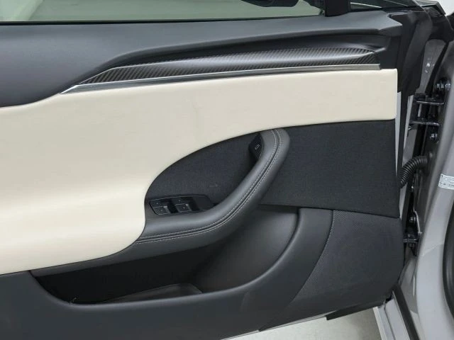 2022 Tesla Model S Plaid - Image 14 of 21