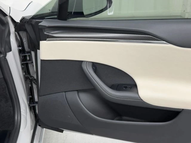 2022 Tesla Model S Plaid - Image 16 of 21