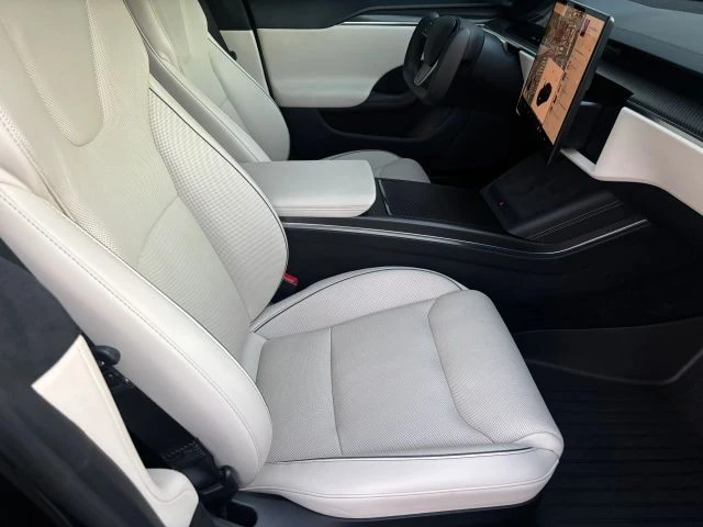 2022 Tesla Model S Plaid - Image 11 of 13
