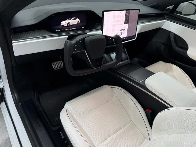 2022 Tesla Model S Plaid - Image 9 of 12