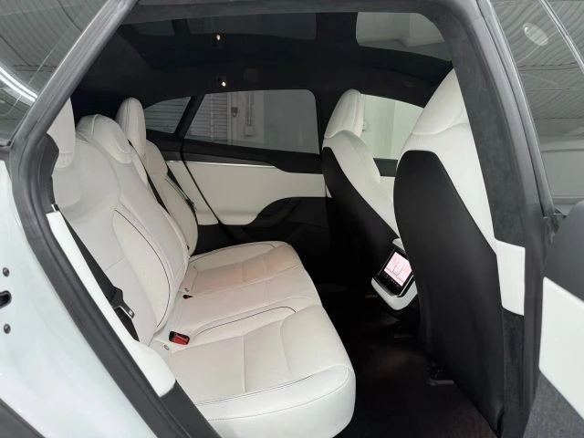 2022 Tesla Model S Plaid - Image 16 of 21