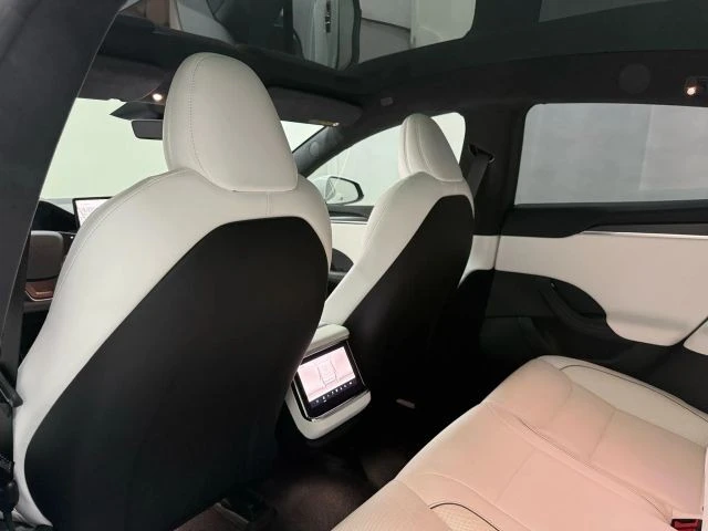 2022 Tesla Model S Plaid - Image 14 of 21