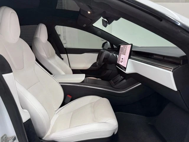 2022 Tesla Model S Plaid - Image 10 of 12