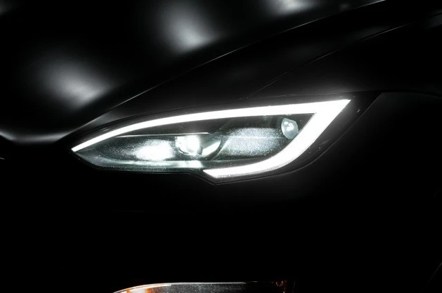 2022 Tesla Model S Plaid - Image 8 of 20