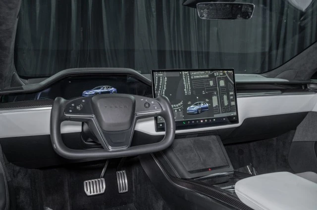 2022 Tesla Model S Plaid - Image 18 of 20