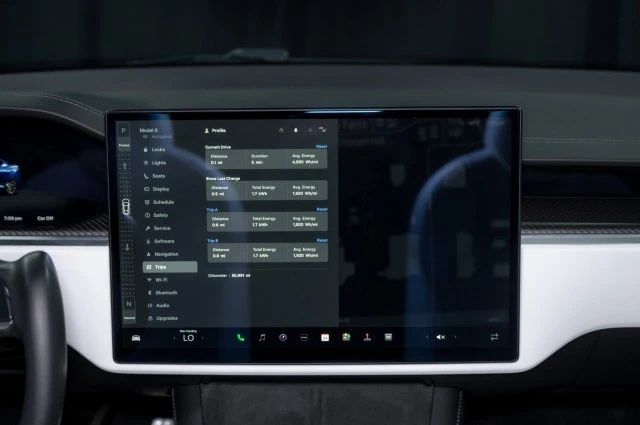 2022 Tesla Model S Plaid - Image 16 of 20