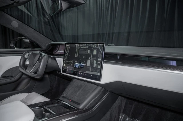 2022 Tesla Model S Plaid - Image 15 of 20