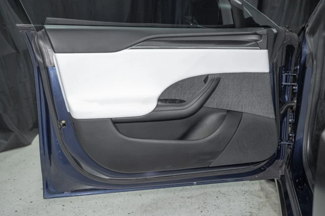 2022 Tesla Model S Plaid - Image 10 of 20
