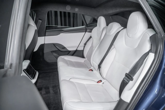 2022 Tesla Model S Plaid - Image 12 of 20