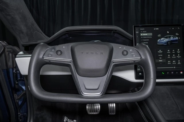 2022 Tesla Model S Plaid - Image 19 of 20