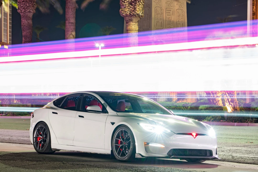 2022 Tesla Model S Plaid - Image 18 of 31